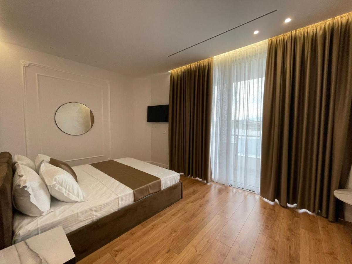 Hotel Ujvara Belsh Eksteriør bilde