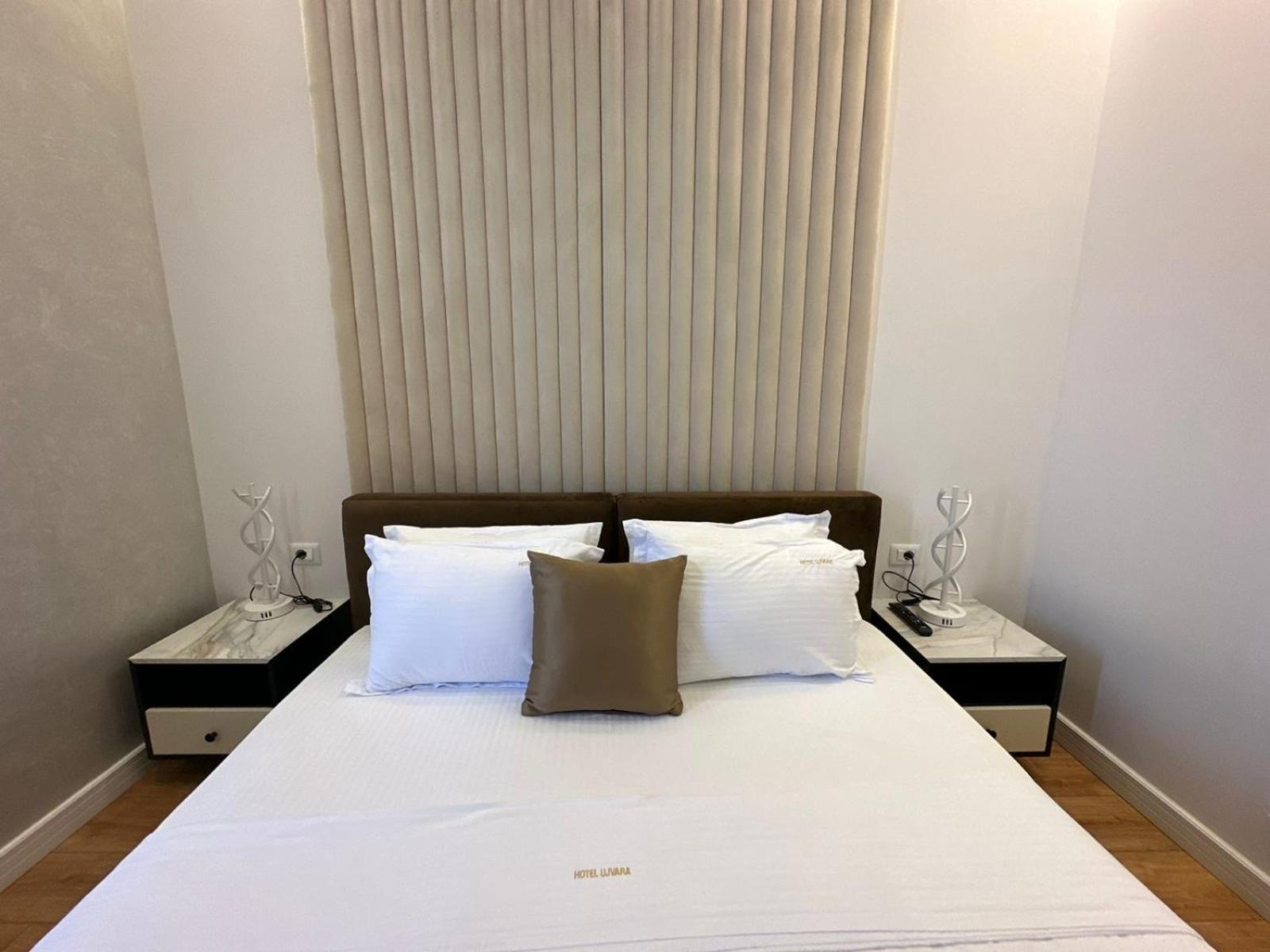 Hotel Ujvara Belsh Eksteriør bilde